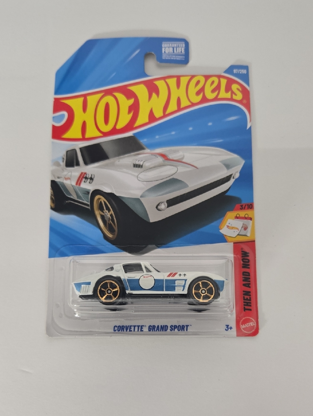 Mattel Hot Wheels Corvette Grand Sport White with Blue Stripes and Gold Wheels